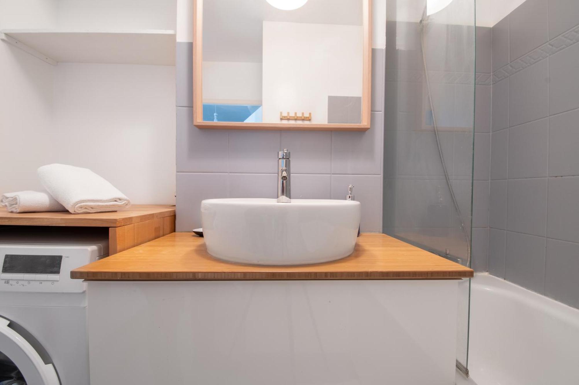 Cosy T2 De 50 M² Centre-Ville Avec Garage & Balcon Nantes Exterior foto